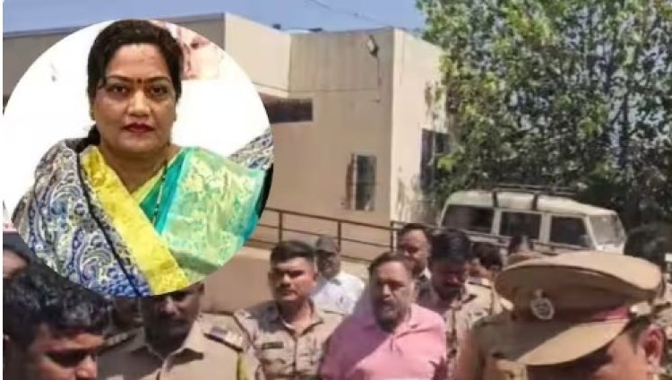 गुलाबी टी-शर्टमधील अशोक खरात कोर्टात स्तब्ध; न्यायाधीशांच्या प्रश्नावर भोंदूची मान हलली
