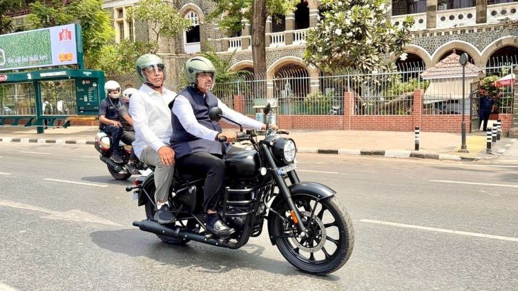 पुढील सहा महिने मोठे शासकीय कार्यक्रम नाहीत; बुलेटवरून विधानभवनात पोहोचलेल्या फडणवीसांचा विरोधकांना इशारा