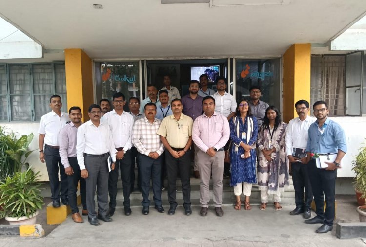 आय.ए.एस प्रशिक्षणार्थी अधिकाऱ्यांची गोकुळ दूध संघाला भेट