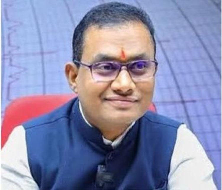 NEET पेपरफुटी प्रकरणात मोठी कारवाई; तेजस शाहसह डॉ. मनोज शिरूरे अटकेत