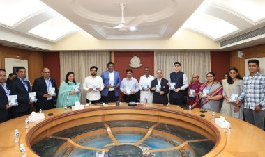 डॉ. महादेव नरके यांचे पुस्तक  विद्यार्थी आणि संशोधकांसाठी  दिशादर्शक- डॉ. संजय डी.पाटील