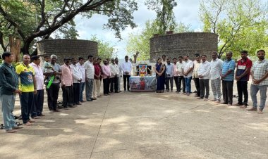 कळंबा तलाव संरक्षण व संवर्धन आंदोलन यांच्या वतीने राजर्षी शाहू महाराज यांना विनम्र अभिवादन