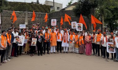 सोनम वांगचुक यांच्या उपोषणावर दडपशाही? ठाकरे सेना आक्रमक, केंद्र सरकारविरोधात जोरदार घोषणाबाजी