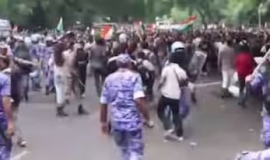 जंतर-मंतरवर तणाव! आंदोलकांना रोखताना दिल्ली पोलिसांचा लाठीचार्ज