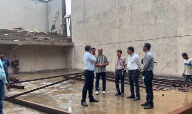 खेळाडूंसाठी खूशखबर ! सासने मैदानावर साकारतोय हायटेक बॅडमिंटन हॉल; ८० टक्के काम पूर्ण, मनपा आयुक्तांकडून पाहणी