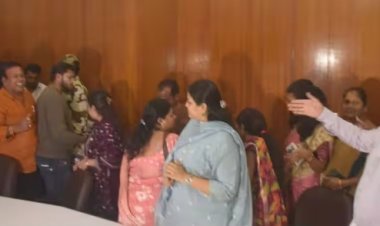 नाशिकच्या खड्ड्यांवरून महापालिकेत गदारोळ; ठाकरे-शिंदे गट आमनेसामने, जोरदार शाब्दिक चकमक