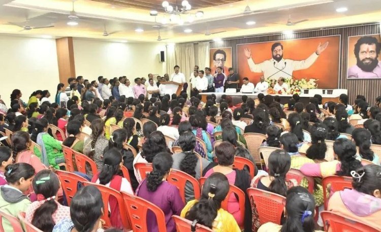१५ हजार कंत्राटी कर्मचाऱ्यांच्या सेवा समायोजनाबद्दल गारगोटीत महायुती सरकारचे मानले आभार
