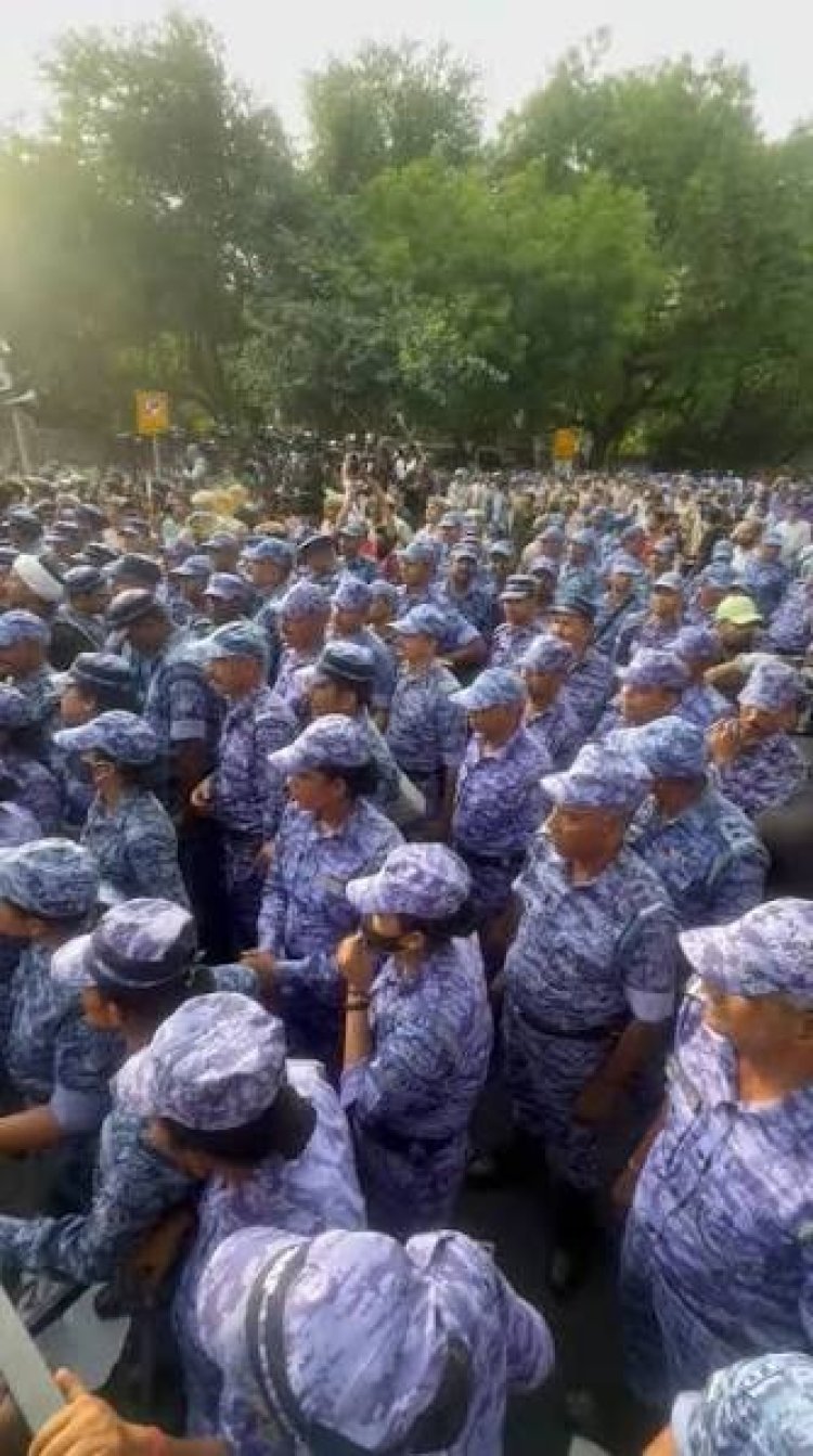 पश्चिम बंगालमधून 2 हजार CRPF जवान एअरलिफ्ट; जंतर मंतरवरील आंदोलन आणखी तीव्र