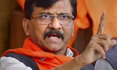 'विधीमंडळातील २-५ आमदार फुटले म्हणून मूळ पक्षाची मालकी ऐऱ्यागैऱ्याकडे जात नाही'; संजय राऊतांचा सत्ताधाऱ्यांवर जोरदार प्रहार