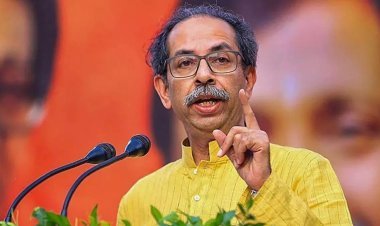 ‘भिऊ नका, मी तुमच्या पाठीशी आहे’ म्हणत मोदींनी नेमकं कोणाला संदेश दिला? उद्धव ठाकरेंचा घणाघाती सवाल