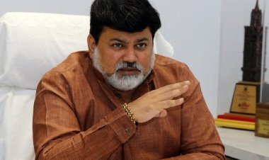 खड्ड्यांमुळे चाकण MIDC मधील उद्योजक हैराण; 20 कंपन्या स्थलांतराच्या तयारीत, उदय सामंत चाकणमध्ये जाणार