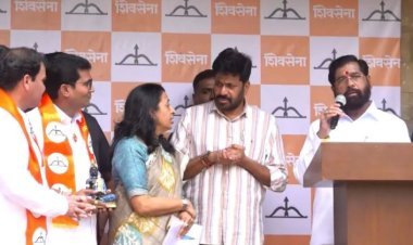 एकनाथ शिंदेंनी डाव टाकला, काँग्रेसचे 19 नगरसेवक फोडले; थेट पक्षप्रवेशाने खळबळ