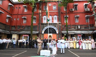 कोल्हापूर मनपात ८० वा स्वातंत्र्यदिन उत्साहात; महापौर रुपाराणी निकम यांच्या हस्ते ध्वजारोहण