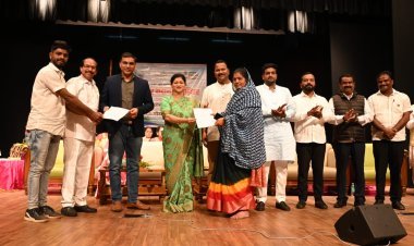 केशवराव भोसले नाट्यगृहात स्वच्छता आणि वर्कशॉप कर्मचाऱ्यांचा सत्कार संपन्न