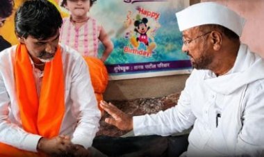 मनोज जरांगेंची सत्तारांसमोर एकनाथ शिंदेंबाबत नाराजी; अब्दुल सत्तार म्हणाले, ‘मी मित्र म्हणून आलोय’