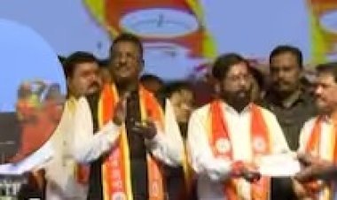 मराठी प्रमाणपत्र वाटपाच्या कार्यक्रमात भोजपुरी गाण्यांवर डान्स; प्रकाश सुर्वेंचा कार्यक्रम चर्चेत