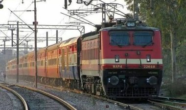 खाकी वर्दीतच पोलीस उपनिरीक्षकाने धावत्या रेल्वेसमोर उडी घेत संपवलं आयुष्य; हिंगोली पोलीस दलात खळबळ