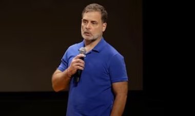 'अस्पृश्यता बेकायदेशीर, संविधानानुसार गुन्हा'; खरगेंच्या सभेनंतर व्यासपीठाच्या शुद्धीकरणावर राहुल गांधी आक्रमक, मोदींकडे केली मोठी मागणी