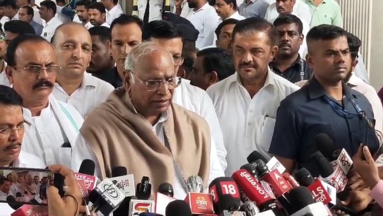 डी. वाय. पाटलांचे कार्य आणि योगदान अतुलनीय ; काँग्रेस अध्यक्ष मल्लिकार्जुन खर्गेंनी वाहिली श्रद्धांजली