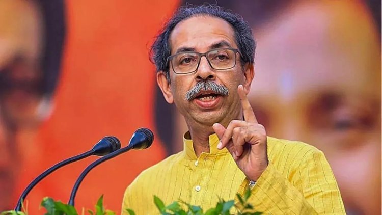 ‘भिऊ नका, मी तुमच्या पाठीशी आहे’ म्हणत मोदींनी नेमकं कोणाला संदेश दिला? उद्धव ठाकरेंचा घणाघाती सवाल