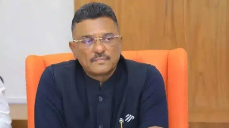 मुंबईसह महाराष्ट्रात रिक्षा-टॅक्सी चालकांना मराठी अनिवार्य; न आल्यास लायसन्सवर कारवाई! प्रताप सरनाईकांचा मोठा निर्णय