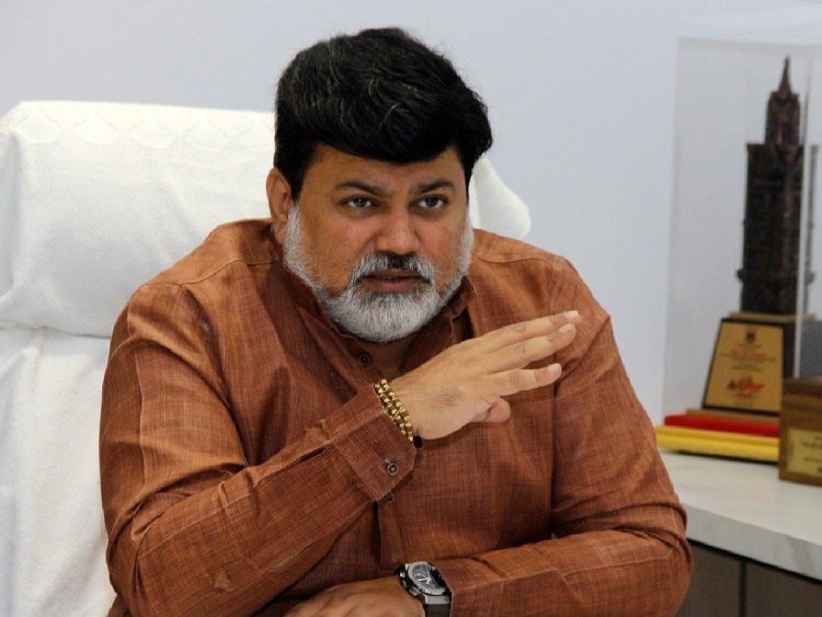खड्ड्यांमुळे चाकण MIDC मधील उद्योजक हैराण; 20 कंपन्या स्थलांतराच्या तयारीत, उदय सामंत चाकणमध्ये जाणार