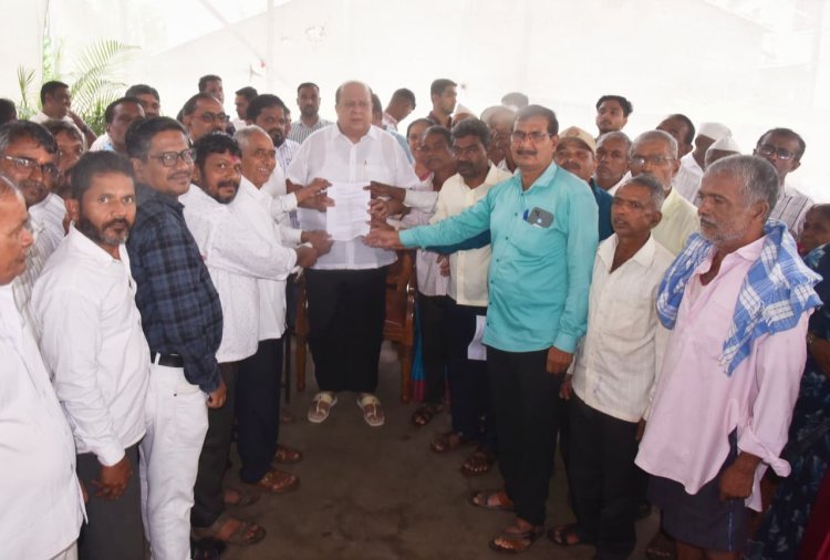 गारगोटी- गडहिंग्लज रस्त्याबाबत ग्रामस्थांची मंत्री हसन मुश्रीफ यांच्याकडे मागणी