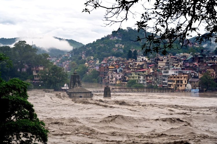 आधी तिबेटमध्ये भूकंप, मग नेपाळमध्ये महाप्रलय! शेकडो भारतीय बेपत्ता तर हजारो लोकांचा संसार उद्ध्वस्त