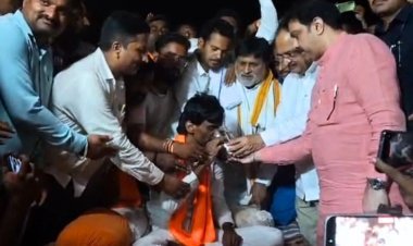 ३ महिन्यांत मागण्या पूर्ण करा, नाहीतर मुंबई गाठणार; बीडमधील मध्यरात्रीच्या बैठकीनंतर मनोज जरांगेंचा इशारा