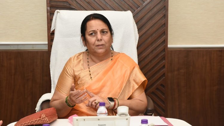 अमरावती अल्पवयीन मुलगी हत्या प्रकरण: डॉ. नीलम गोऱ्हे यांचा पीडित कुटुंबाशी संवाद; 'फास्ट ट्रॅक' कारवाईची ग्वाही