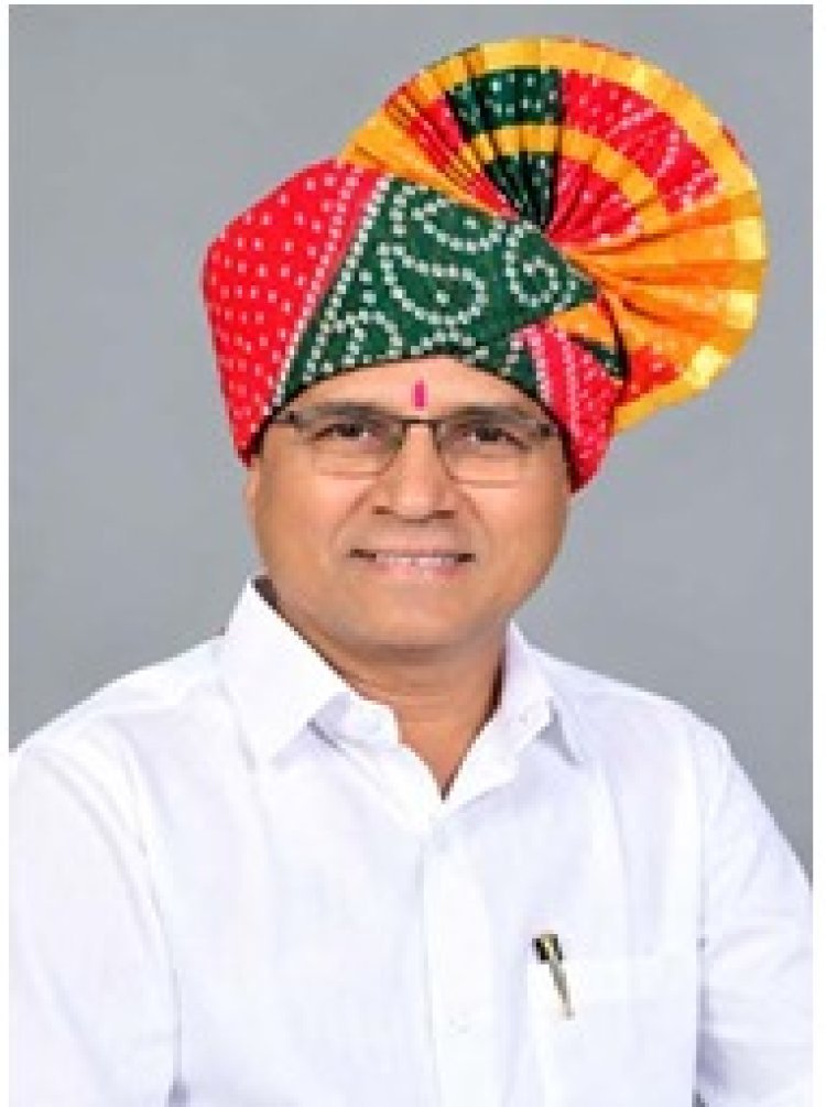 कोल्हापूर ज़िल्हा परिषद कर्मचारी सहकारी सोसायटीच्या संचालकपदी प्रकाश पाटील यांची निवड