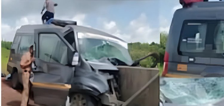 गणपती बाप्पाच्या आगमनाआधीच काळजाचा थरकाप! राजापूरमध्ये गणेशभक्तांच्या वाहनाचा भीषण अपघात, 10 जण जखमी