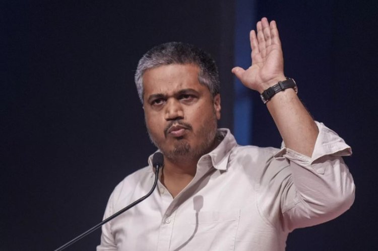 दुष्काळ जाहीर करा, विकासकामे थांबवून तो निधी शेतकऱ्यांसाठी वापरा; रोहित पवारांची सरकारकडे आक्रमक मागणी